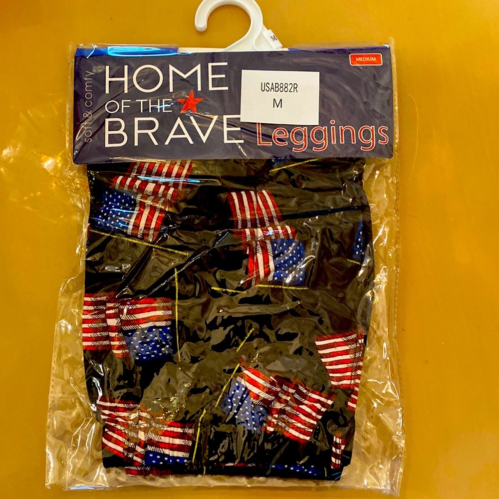 NWT womens patriotic leggings black with flags size M